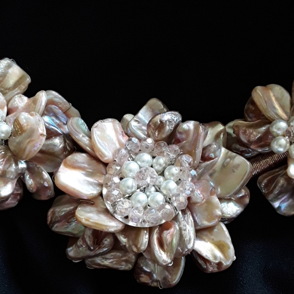 GARDENIA  Flower Statement Necklace - Picture 3 of 8